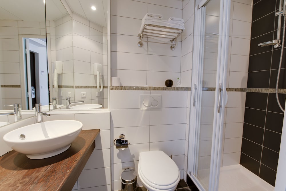 Habitación superior con 1 cama doble o 2 individuales del hotel Source Hotel. Foto 6