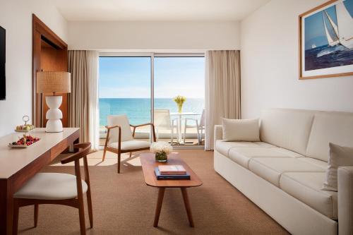 Suite Junior con vistas al mar del hotel Tivoli Marina Vilamoura
