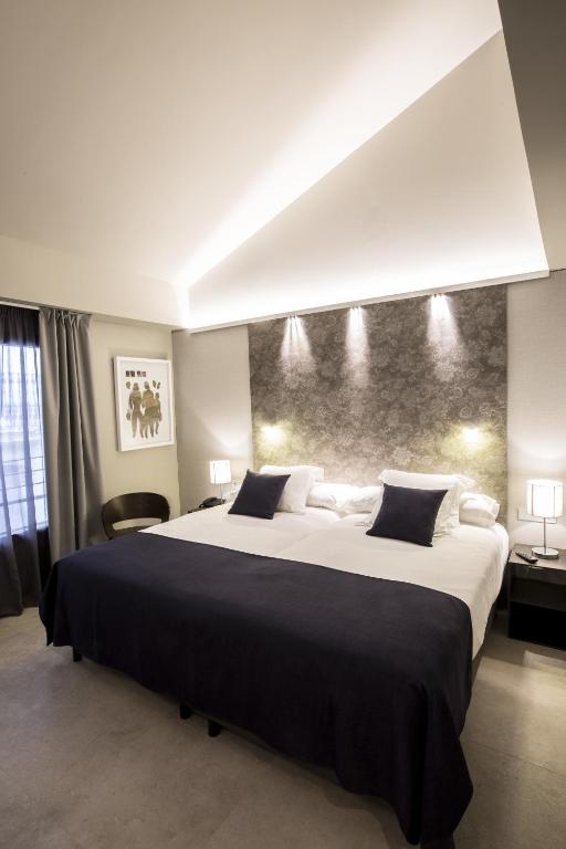 Habitación doble Parking incluido del hotel Vincci Mercat. Foto 2