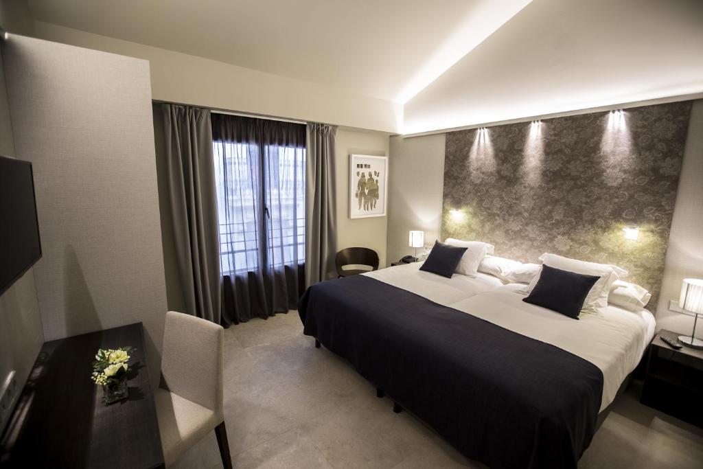 Habitación doble Parking incluido del hotel Vincci Mercat. Foto 3