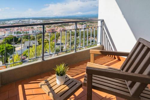 Habitación Doble Premium con vistas a la ciudad del hotel Melia Castelo Branco. Foto 7