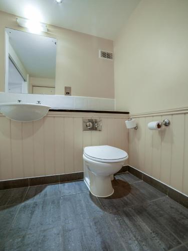 Habitación Doble Estándar del hotel Oyo The Bridge House. Foto 6