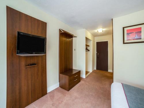 Habitación Triple Deluxe del hotel Oyo The Bridge House. Foto 7