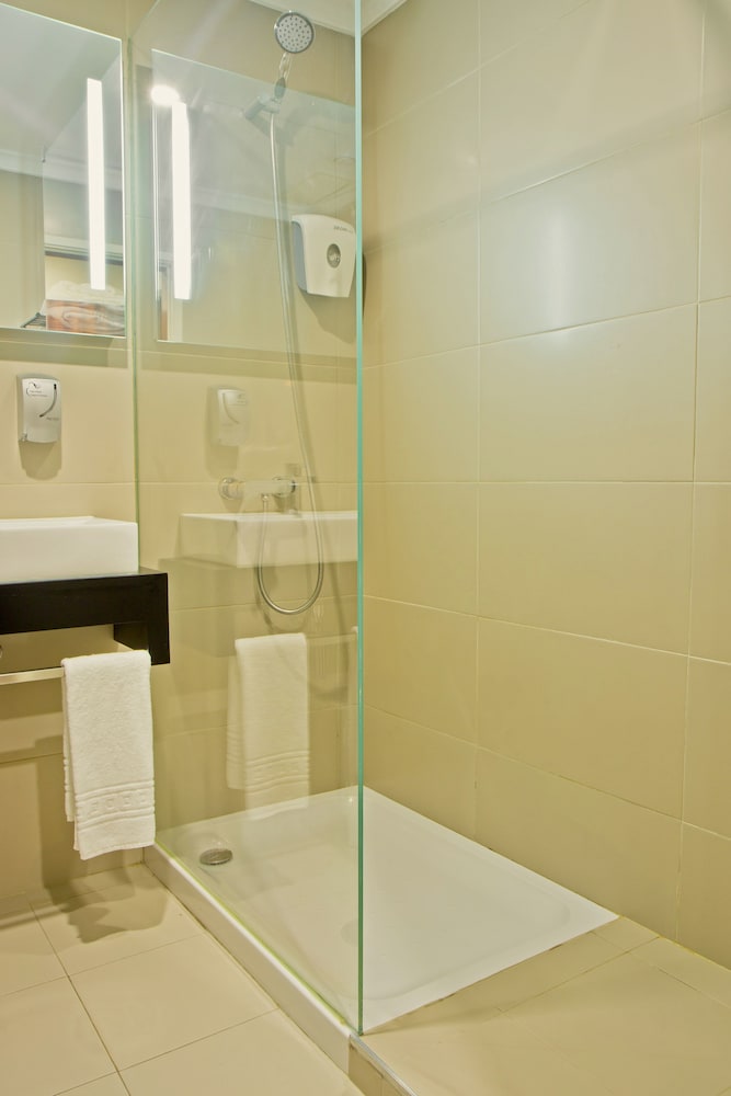Habitación con 1 cama doble o 2 individuales del hotel D. Luís. Foto 9