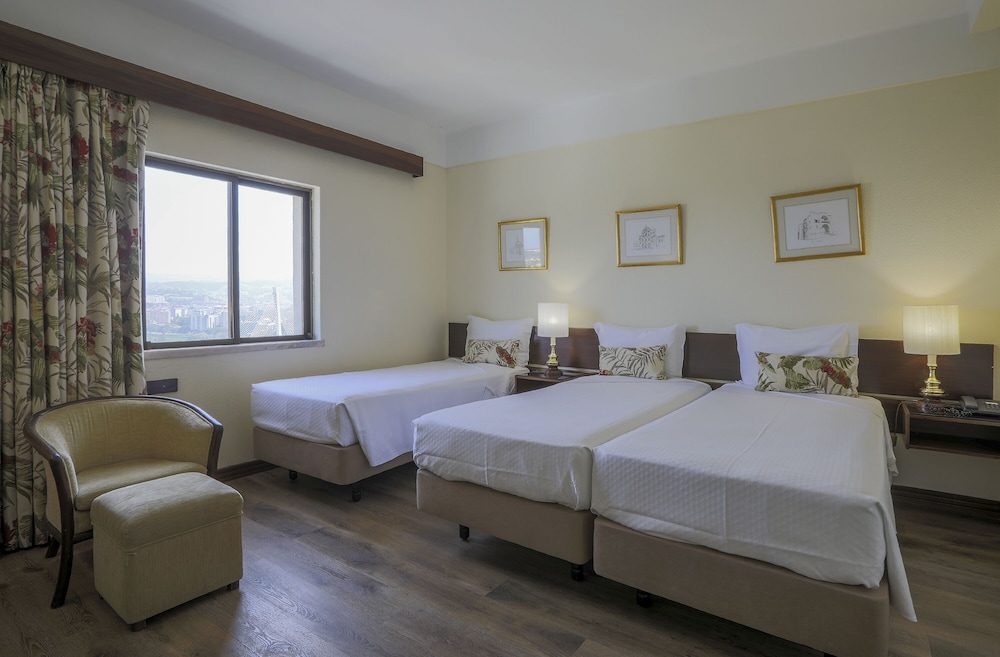 Habitación estándar con 1 cama doble o 2 individuales (With Extra Bed) del hotel D. Luís. Foto 3