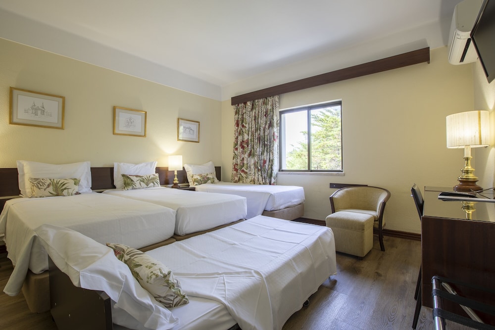 Habitación familiar (with extra bed) del hotel D. Luís