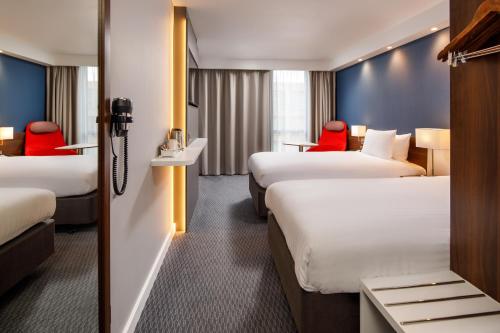 Habitación doble estándar con desayuno caliente gratuito - 2 camas del hotel Holiday Inn Express Londres - ExCeL. Foto 1