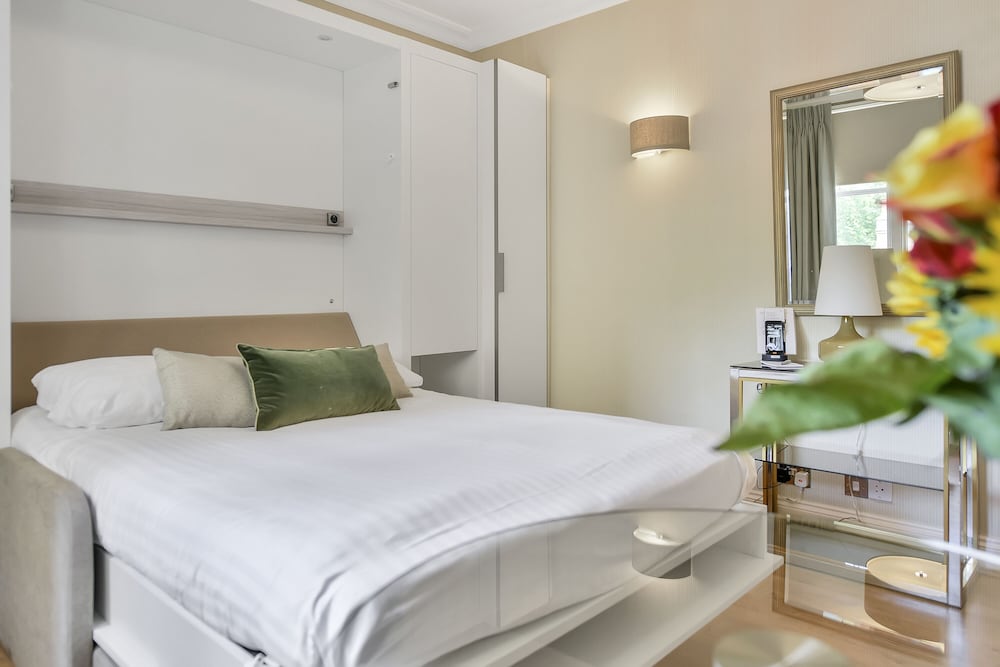 Estudio, cocina del hotel No 1 The Mansion Apartments By Mansley. Foto 3