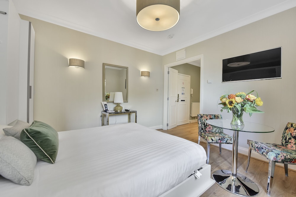 Estudio, cocina del hotel No 1 The Mansion Apartments By Mansley. Foto 5