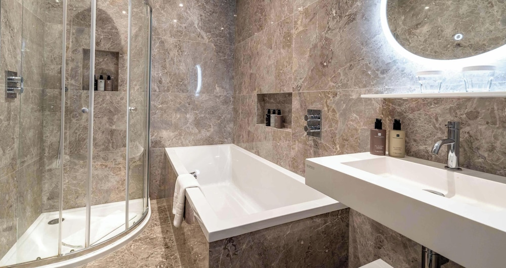 Apartamento Signature, 3 dormitorios, 2 baños del hotel No 1 The Mansion Apartments By Mansley. Foto 7
