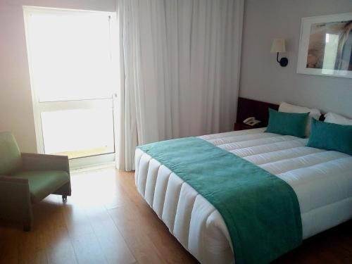 Habitación Doble Básica del hotel Costa De Prata 2 and Spa. Foto 6
