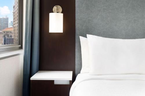 Estudio con cama extragrande del hotel Residence Inn by Marriott New York Downtown Manhattan/World Trade Center Area. Foto 6