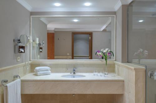 Suite con vistas al mar del hotel Hipotels Natura Palace - Adults Only. Foto 5