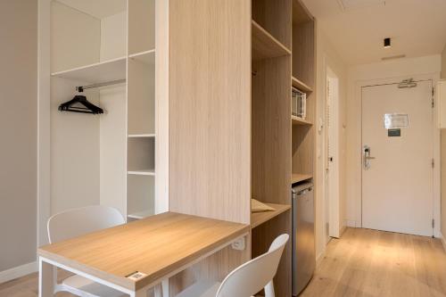 Habitación Doble - 2 camas del hotel B&B Barcelona Sant Cugat. Foto 2