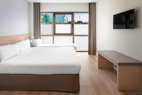 Habitación Familiar del hotel B&B Barcelona Sant Cugat. Foto 2