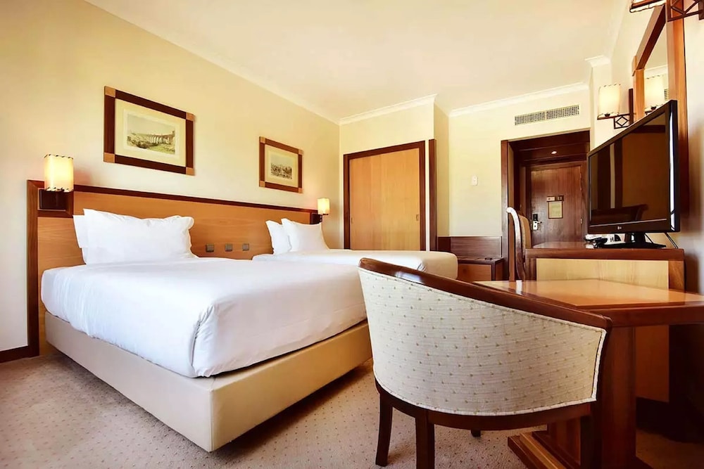 Habitación estándar con 2 camas individuales del hotel Real Oeiras. Foto 2