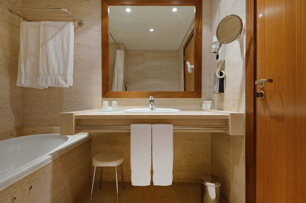 Habitación doble superior del hotel Real Oeiras. Foto 4