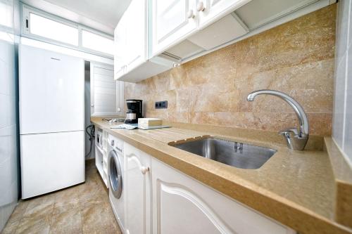 Alojamiento Deluxe - Tamara - Planta baja del hotel Tamara. Foto 4