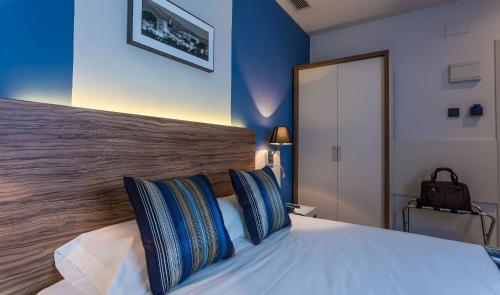 Habitación Doble Estándar - 1 o 2 camas del hotel DWO Urban Granada. Foto 5