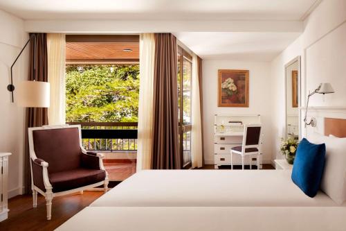 Habitación Doble Estándar con vistas a la ciudad - 1 o 2 camas del hotel Nh Sintra Centro. Foto 3