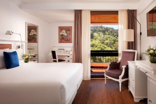 Habitación Doble Estándar con vistas al valle - 1 o 2 camas del hotel Nh Sintra Centro. Foto 1