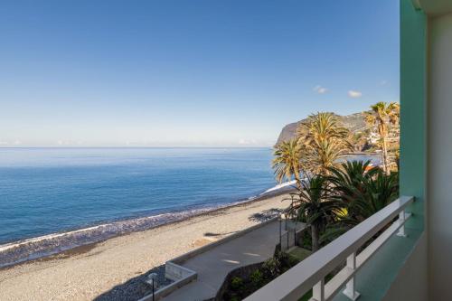 Estudio Superior con vistas al mar del hotel Pestana Ocean Bay Resort. Foto 1