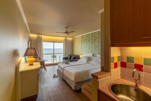 Estudio Premium con vistas al mar del hotel Pestana Ocean Bay Resort. Foto 4
