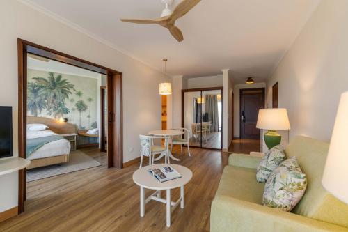 Suite Junior del hotel Pestana Ocean Bay Resort. Foto 2
