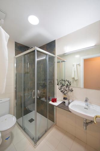 Habitación doble con balcón del hotel Miño. Foto 1