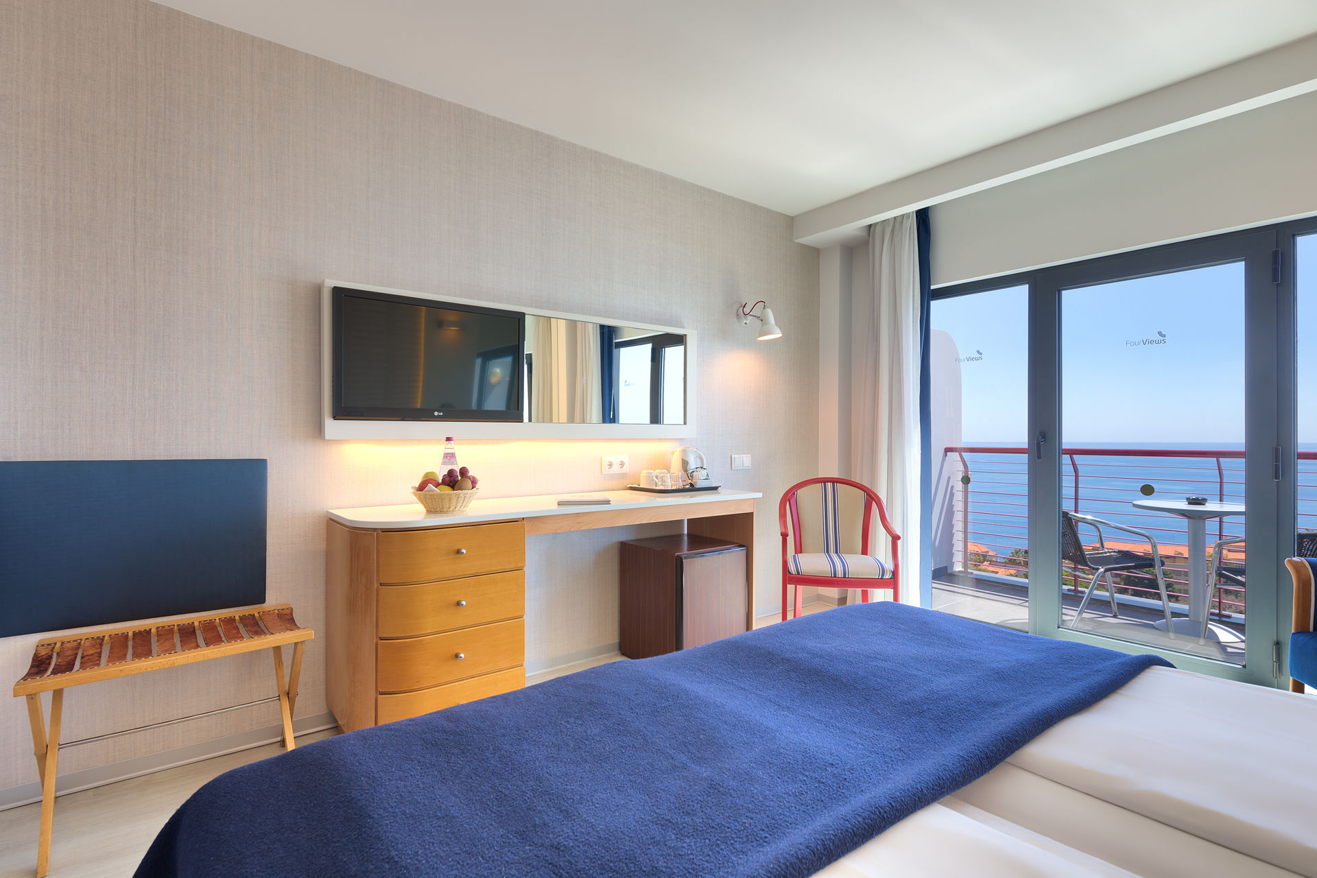 Doble Superior Vista Mar del hotel The Views Monumental. Foto 4