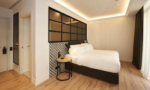 Habitación doble Lujo del hotel Serras Barcelona. Foto 8