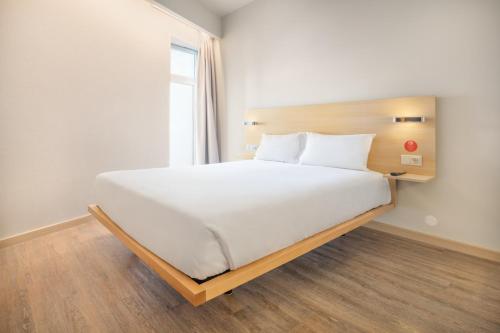 Habitación Doble Estándar del hotel Moov Évora. Foto 7