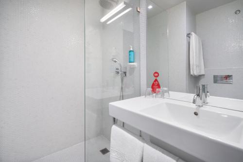 Habitación Doble Estándar del hotel Moov Évora. Foto 12