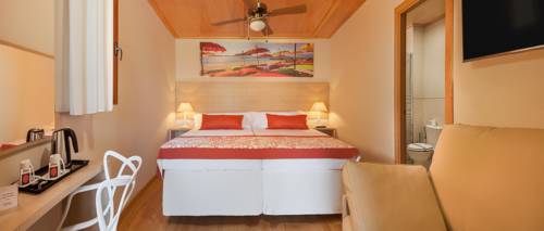 Polynesian Supreme Skyline View 1 dormitorio del hotel Magic Natura Animal, Waterpark & Polynesian Lodge Resort