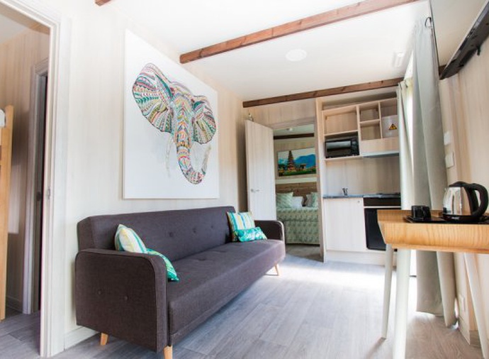 Tahití Yacht Club del hotel Magic Natura Animal, Waterpark & Polynesian Lodge Resort. Foto 4