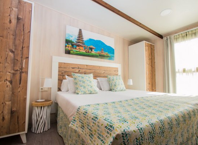 Bali Supreme Lodge del hotel Magic Natura Animal, Waterpark & Polynesian Lodge Resort. Foto 2