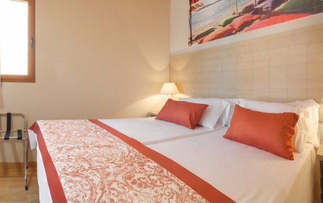 Polynesian Supreme Standard 1 dormitorio del hotel Magic Natura Animal, Waterpark & Polynesian Lodge Resort