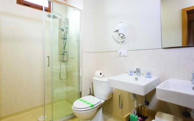 Polynesian Supreme Standard 1 dormitorio del hotel Magic Natura Animal, Waterpark & Polynesian Lodge Resort. Foto 2