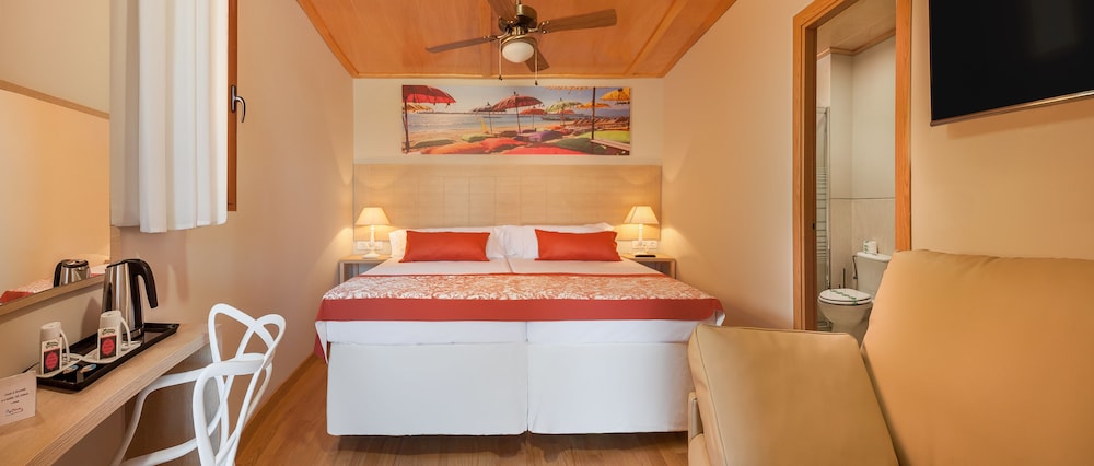 Bungalow 2 habitaciones 2 literas del hotel Magic Natura Animal, Waterpark & Polynesian Lodge Resort. Foto 2