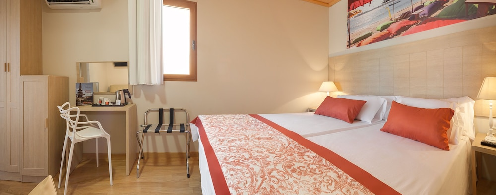 Bungalow 2 habitaciones 2 literas del hotel Magic Natura Animal, Waterpark & Polynesian Lodge Resort. Foto 3