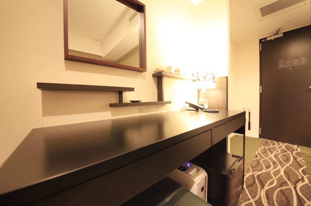 Habitación superior con 2 camas individuales, no fumadores (2 Semi Double, Extrabed for 3rd Adult) del hotel Centurion Ikebukuro. Foto 1