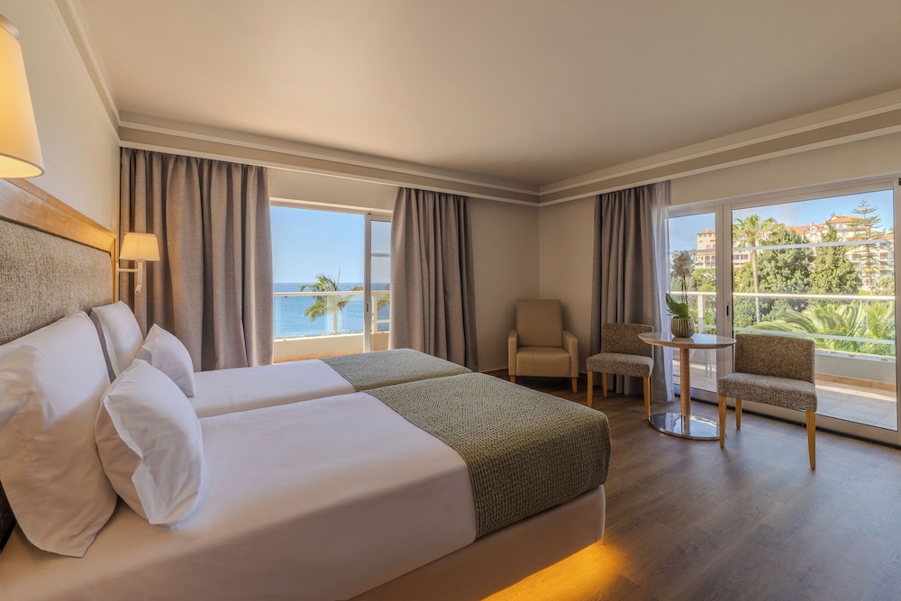 Suite Junior del hotel Pestana Carlton Madeira Ocean Resort