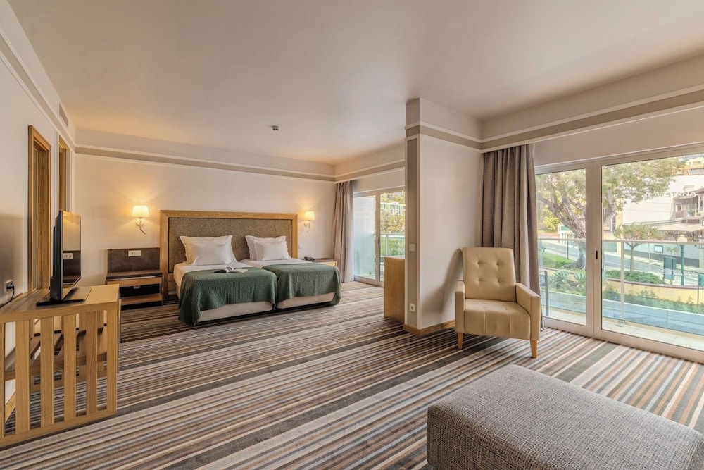 Habitación familiar (2 Extra Beds) del hotel Pestana Carlton Madeira Ocean Resort