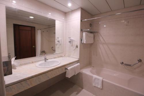 Estudio del hotel Jardins d'Ajuda Suite. Foto 3