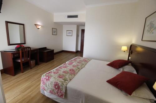 Habitación Doble Económica - 2 camas del hotel Jardins d'Ajuda Suite. Foto 2