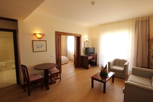Suite con balcón del hotel Jardins d'Ajuda Suite. Foto 3