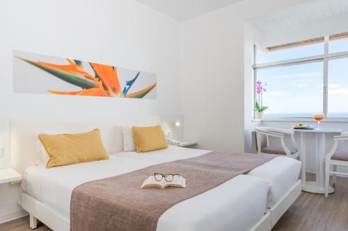 Habitación Doble del hotel Dorisol Estrelicia. Foto 9