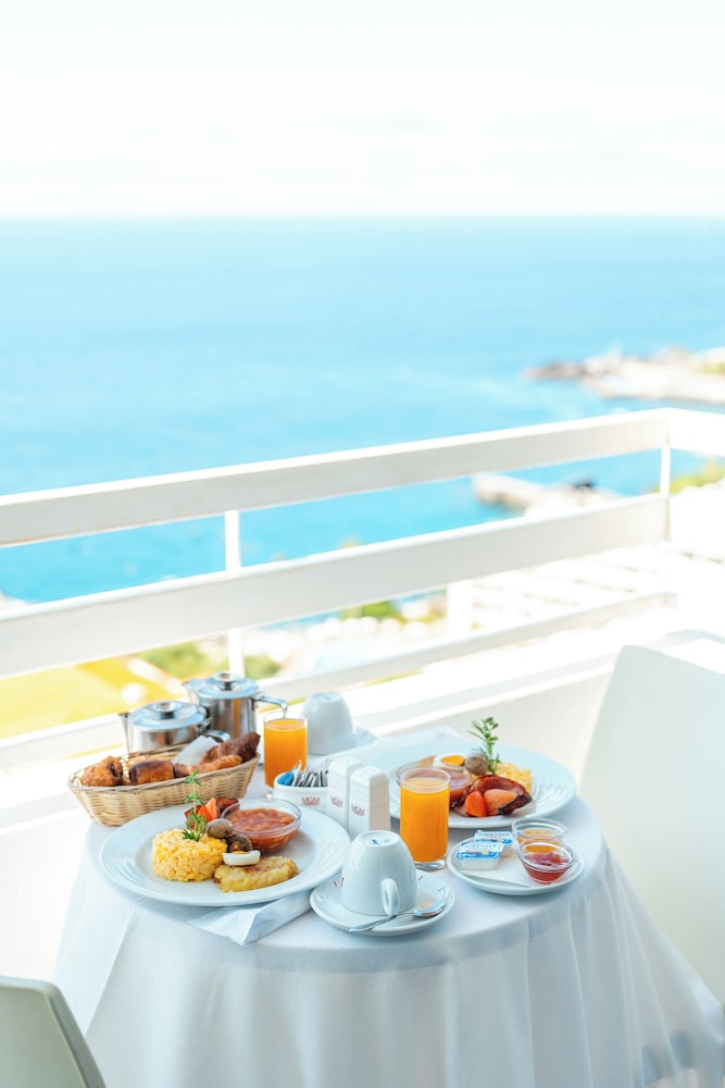 Standard Sea View del hotel Muthu Raga Madeira. Foto 7
