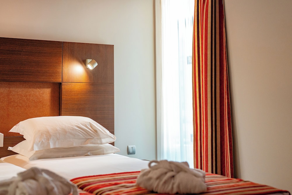 Standard Mountain View del hotel Muthu Raga Madeira. Foto 1
