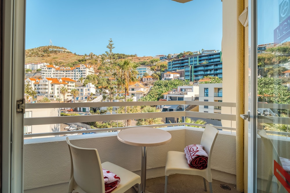Standard Mountain View del hotel Muthu Raga Madeira. Foto 7